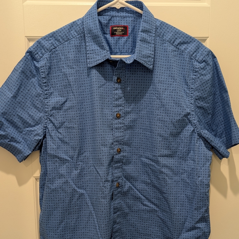 UNTUCKit Men's Casual Blue Button Down Shirt